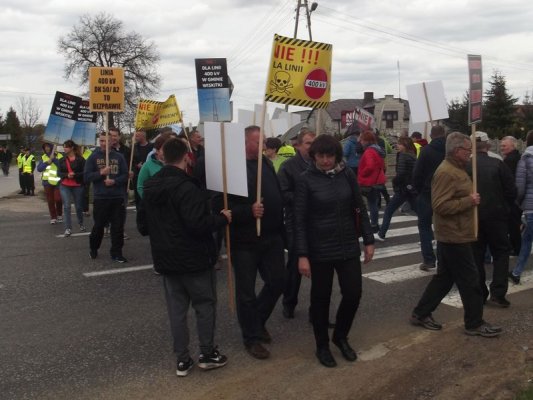 Protest mieszkańców gminy Pniewy przeciwko przebiegowi linii 400kV Kozienice – Ołtarzew