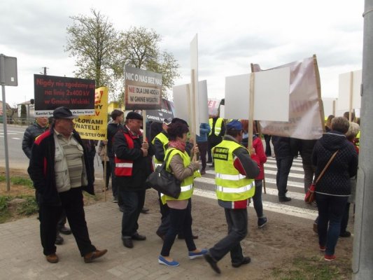 Protest mieszkańców gminy Pniewy przeciwko przebiegowi linii 400kV Kozienice – Ołtarzew