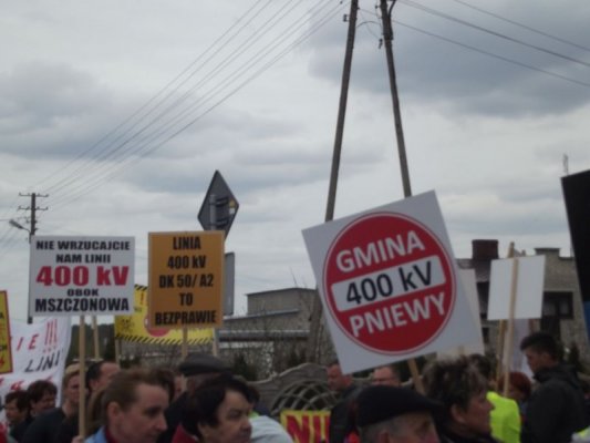 Protest mieszkańców gminy Pniewy przeciwko przebiegowi linii 400kV Kozienice – Ołtarzew