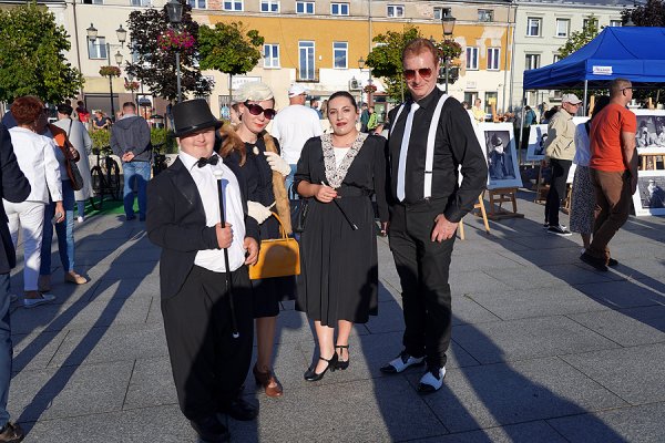 Retro piknik na grójeckim rynku