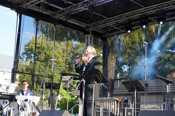 Retro piknik na grójeckim rynku