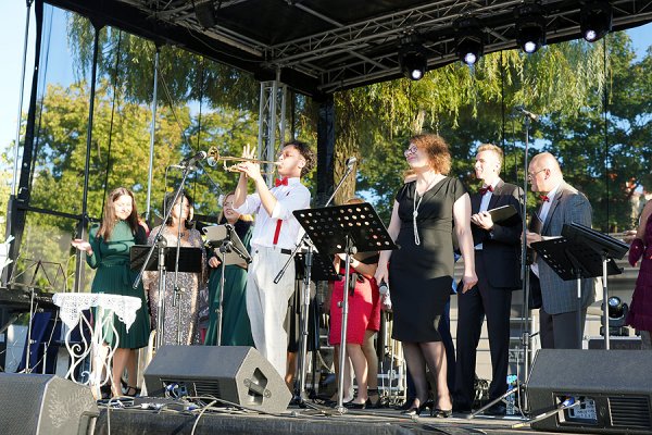 Retro piknik na grójeckim rynku