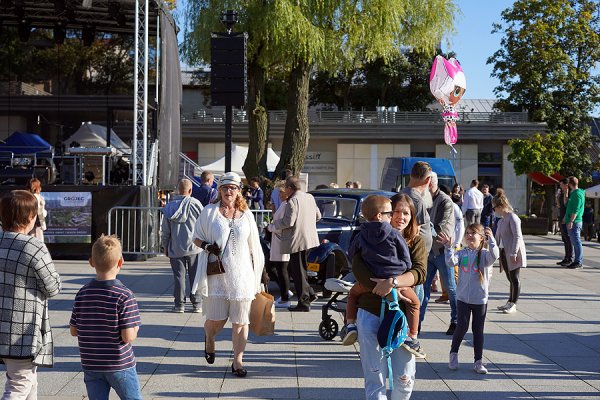 Retro piknik na grójeckim rynku