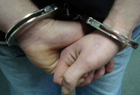 Napad na mieszkanie. Przystawili właścicielowi nóż do szyi