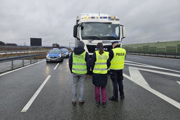 Transport zwierząt pod okiem grójeckiej drogówki