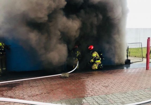 Pożar warsztatu samochodowego pod Grójcem