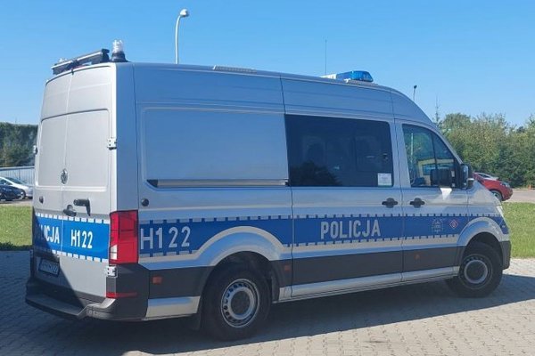 Nowy radiowóz drogówki z Grójca. Posiada specjalistyczny sprzęt