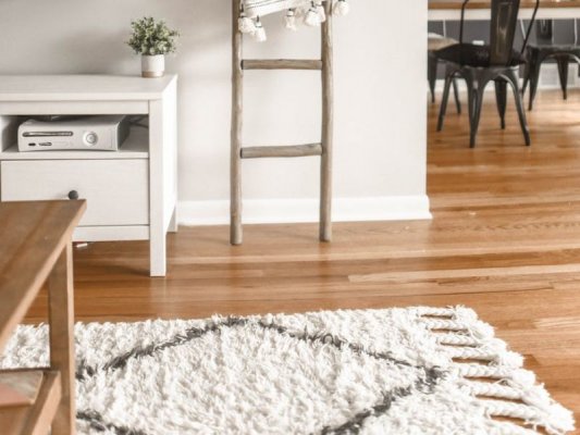 Listwy przypodłogowe poliuretanowe - styl i jakość w dobrej cenie