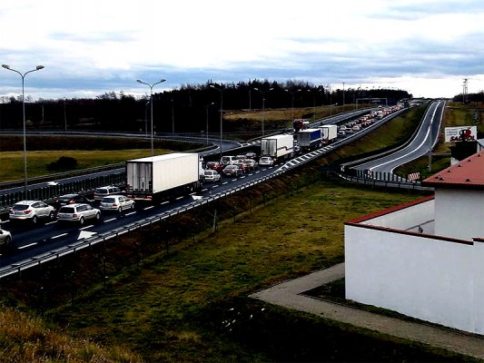 Wypadek w Widowie: w aucie było dziecko po przeszczepie