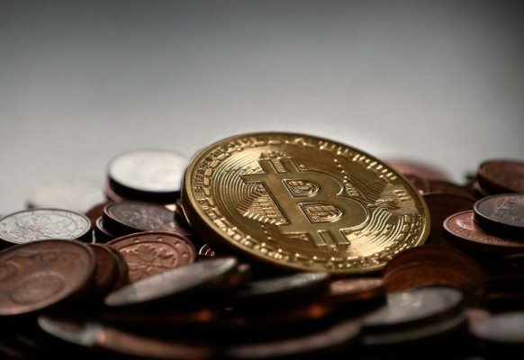 Mieszkańcy powiatu grójeckiego nabici w kryptowaluty. Stracili fortunę