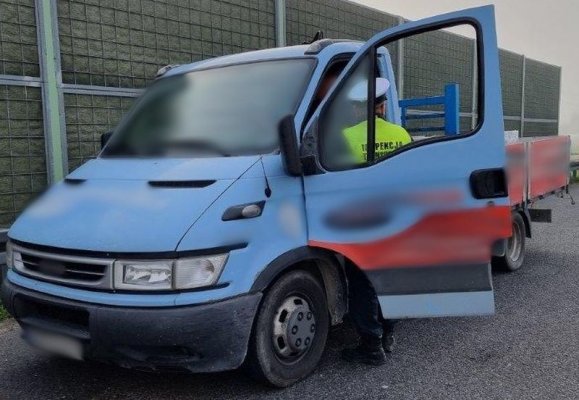 Samochód z kostką brukową ważył ponad dwukrotnie więcej niż powinien