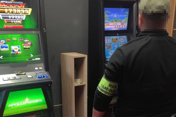 KAS zlikwidowała nielegalne kasyna i wykryła amfetaminę