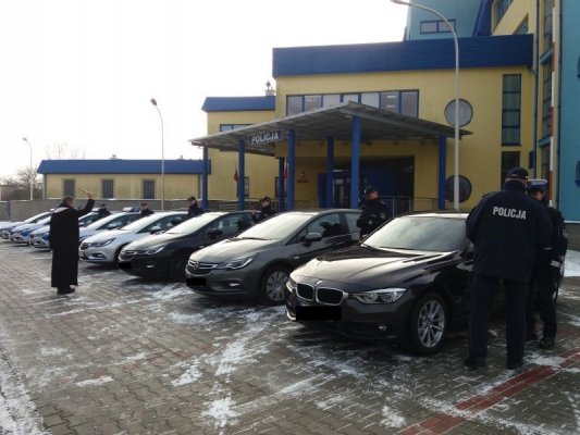 Osiem nowych radiowozów dla grójeckiej Policji