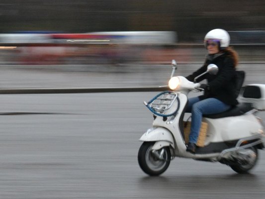 Skuterem na podwójnym gazie