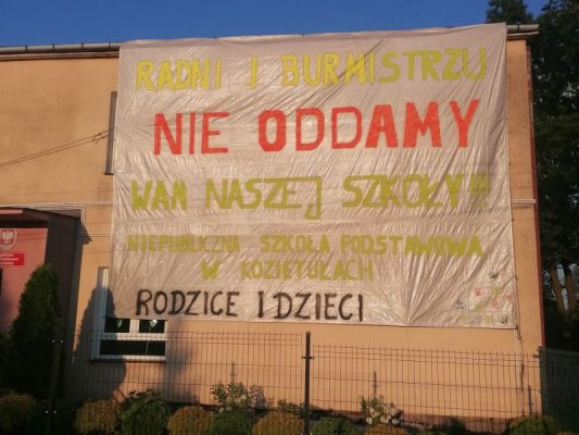 Kozietuły: rodzice skarżą się ministrowi, burmistrz przysyła kontrolę