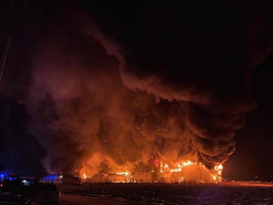 Olbrzymi pożar! Płoną budynki grupy producenckiej Polskie Sady