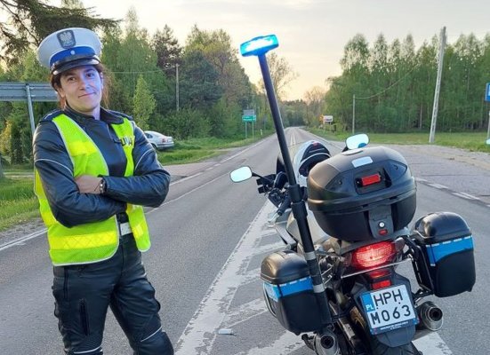 Grójecka policjantka na motocyklu, łączy służbę z pasją