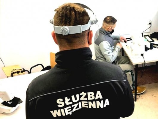 Pracownia maseczek w Areszcie Śledczym w Grójcu