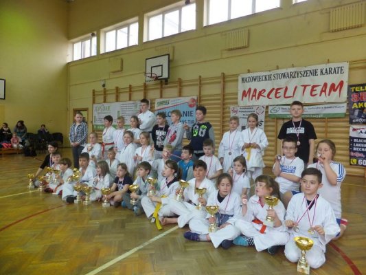 9 pucharów i 13 medali 