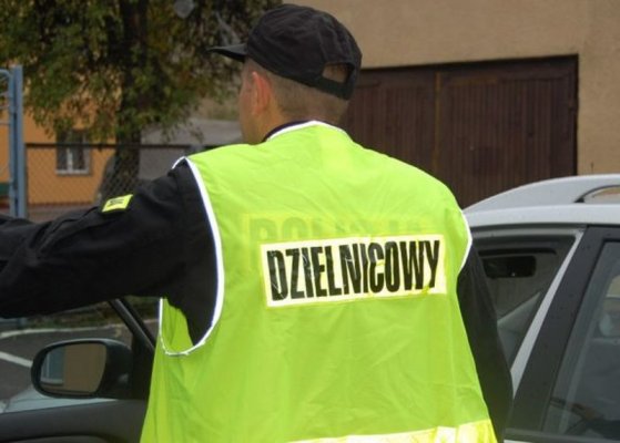 Z bólu nie mogła mówić. Policjant z Grójca ruszył z pomocą