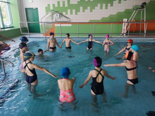 135 uczniów z Gminy Grójec wzięło udział w programie Umiem Pływać