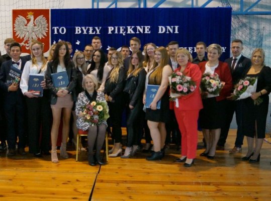 Uroczyste  pożegnanie Maturzystów w Zespole Szkół w Jasieńcu