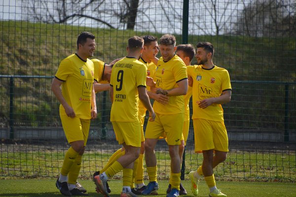 Liga okręgowa: Powiślanka Lipsko - Mazowsze Grójec 3:3  