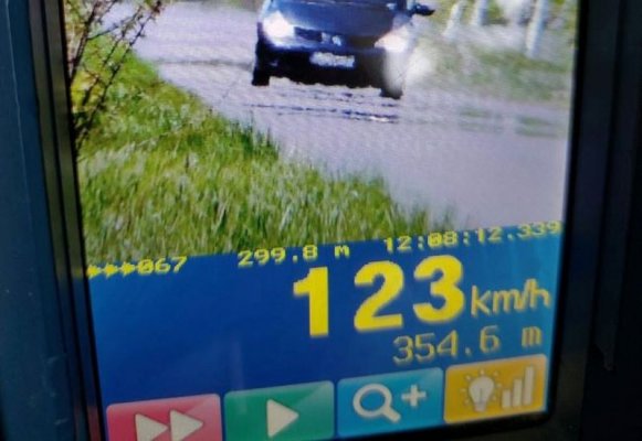 Jazda 123 km/h kosztowała go 2,5 tys. zł oraz utratę prawa jazdy