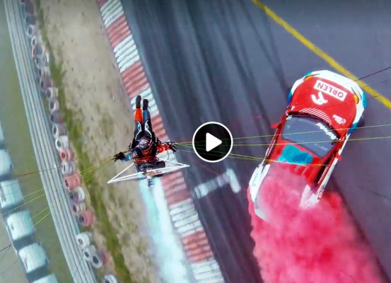 Niezwykłe świętowanie Niepodległości na torze w Słomczynie