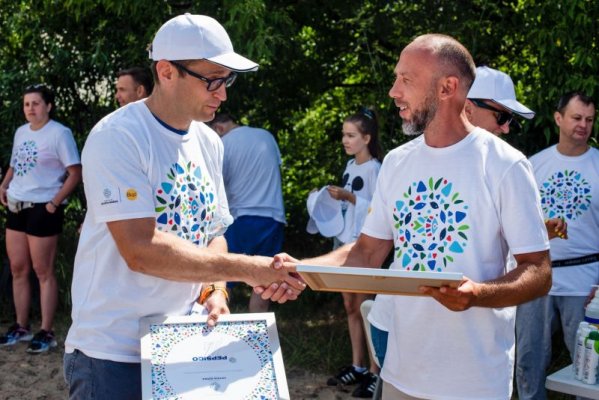 Pracownicy PepsiCo zebrali śmieci w Michrowie w ramach akcji Czysta Rzeka