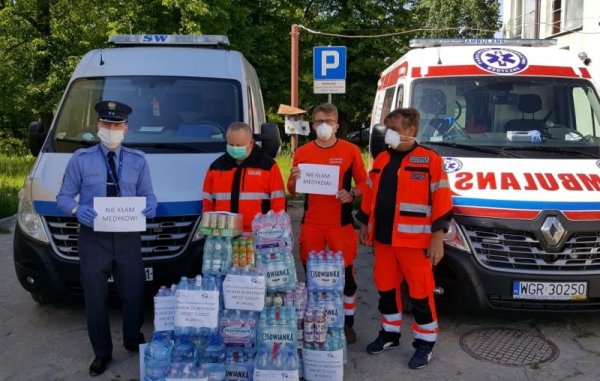 Służba Więzienna murem za medykiem