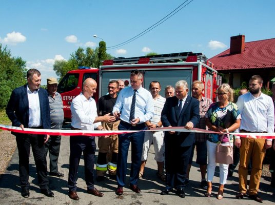 Otwarto przebudowane drogi gminne w Zalesiu i Woli Worowskiej 