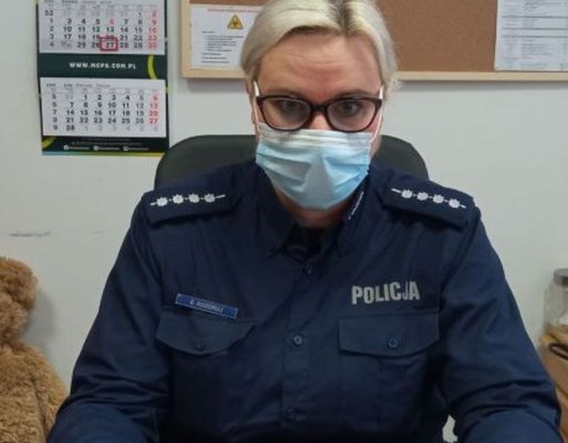 Grójeccy policjanci kontynuują spotkania z młodzieżą, tym razem jednak za pomocą internetu