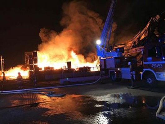 Nocny pożar w gminie Błędów. Skala zniszczeń: ogromna