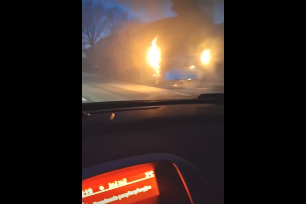 PILNE! Autobus PKS Grójec w płomieniach!