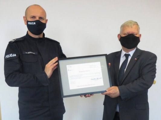 Poseł Suski i senator Karczewski podziękowali policjantom z Grójca