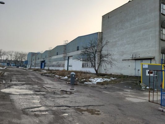 Czy rozbudowa fabryki obok bloków to dobry pomysł? 