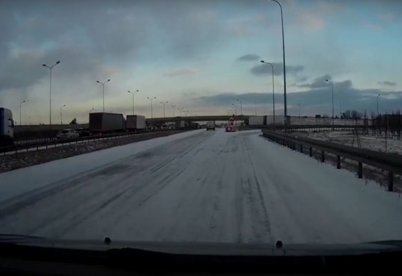 Spadł śnieg. Siódemka pod Grójcem stanęła