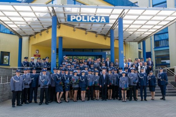 Awanse dla 51 policjantów z komendy w Grójcu