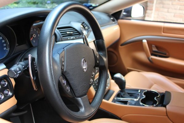 Zatrzymani za kradzież z włamaniem do maserati