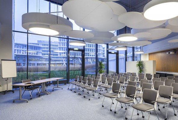 Hotele z basenem i salą konferencyjną w województwie mazowieckim 