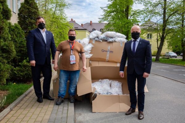 Prawie 22 tys. maseczek trafi do mieszkańców Grójca