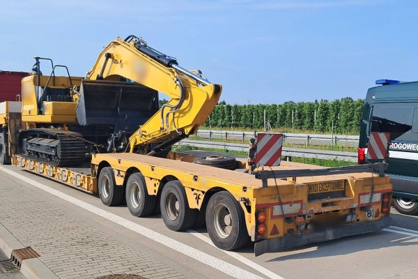 Transport koparki bez zezwoleń zatrzymany na S7 pod Grójcem