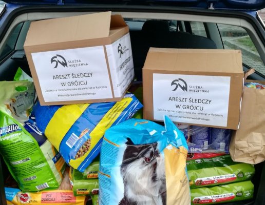 150 kg żywności dla bezdomnych zwierząt od Aresztu Śledczego w Grójcu