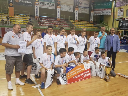 MKS Grójec wygrywa Radom Basket Cup!