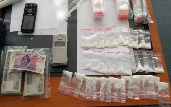 Ojciec i syn aresztowani za posiadanie amfetaminy