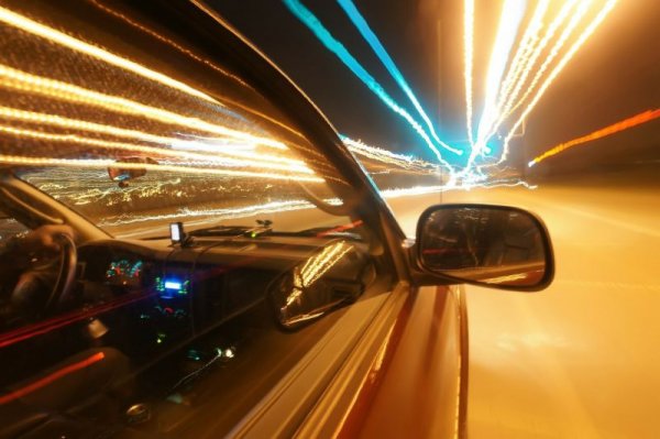 Pędził mazdą 110 km/h w terenie zabudowanym