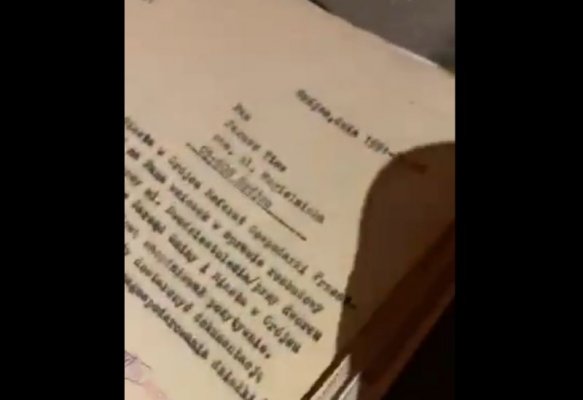 Dokumenty w kontenerze na śmieci. Burmistrz: sprawę wyjaśniają organy ścigania