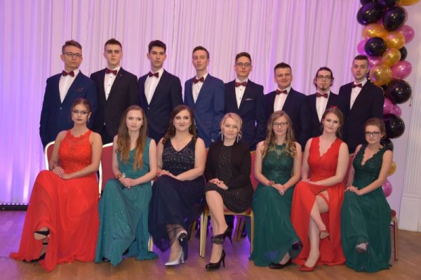 Niezapomniana Studniówka 2019 w ZSP w Jasieńcu