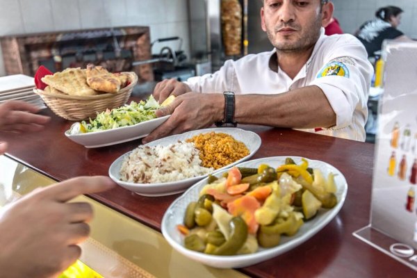 Praca w restauracji Hazar